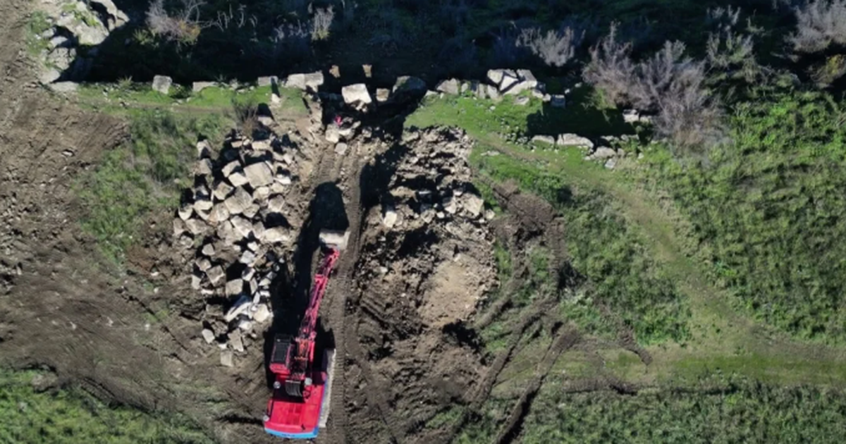 Gërmimet në Parkun e Finiqit! Gonxhe: Restaurime. Forumi për Mbrojtjen e Trashëgimisë Kulturore: S’ mund të futen mjete të tilla