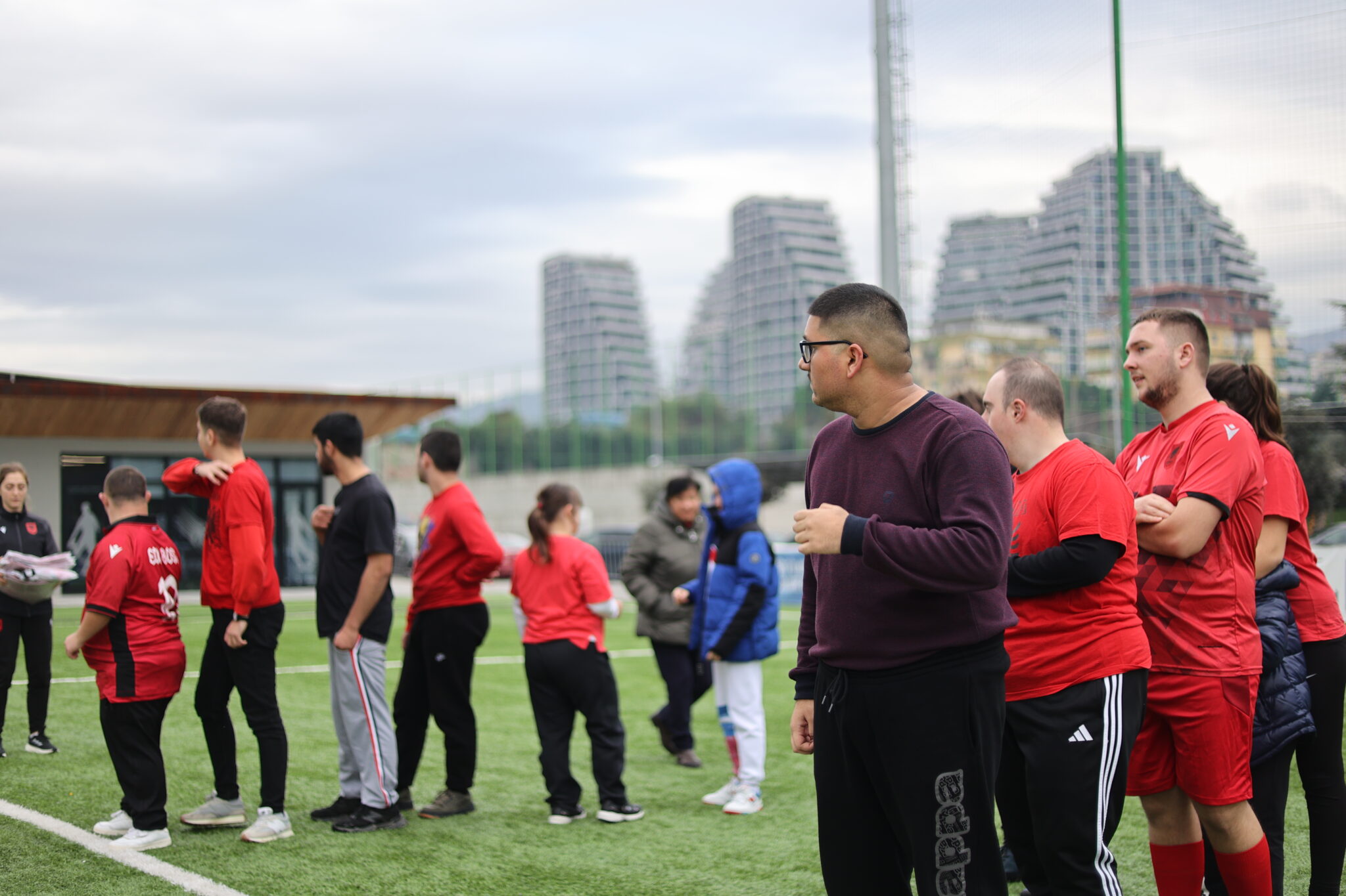 Gjest fantastik! FSHF me aktivitet futbolli me fëmijët me nevoja të veçanta