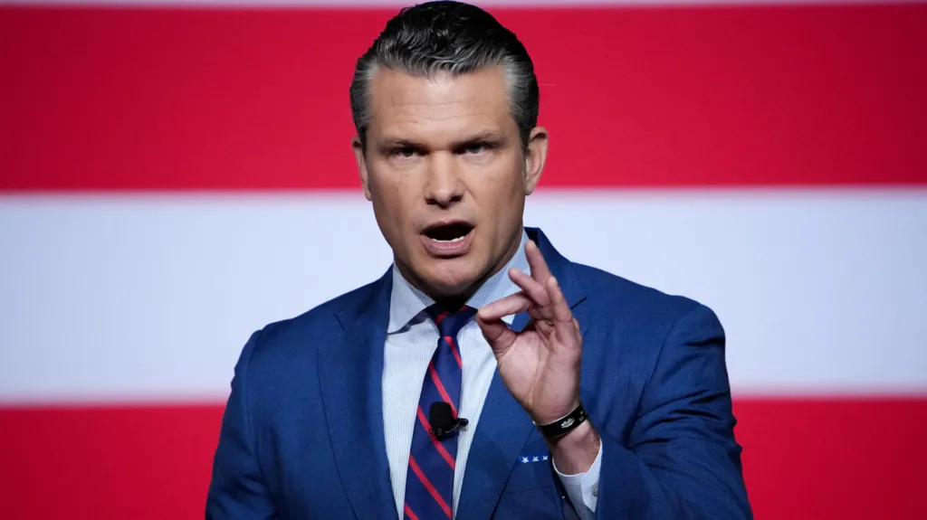 Hegseth shpëton në takime, por video e sulmit në anije mund të trondisë opinionin