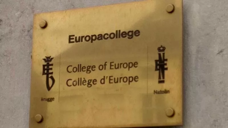 Hetimi vuri në pranga Federica Mogherini-n, çfarë janë Kolegji i Europës dhe Shërbimi i Jashtëm i BE-së