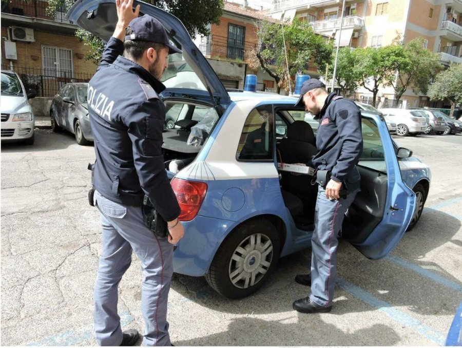 I arratisur nga burgu në Shqipëri, arrestohet bosi shqiptar në Itali, po udhëtonte me makinë 100 mijë euroshe