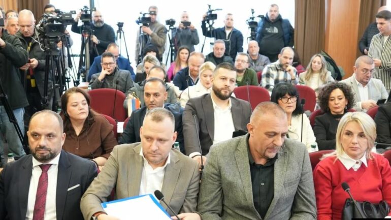 Inaugurimi i kryetarëve të rinj në komunat e veriut, Kosova shpreson për heqjen e masave të BE-së ndaj Kosovës