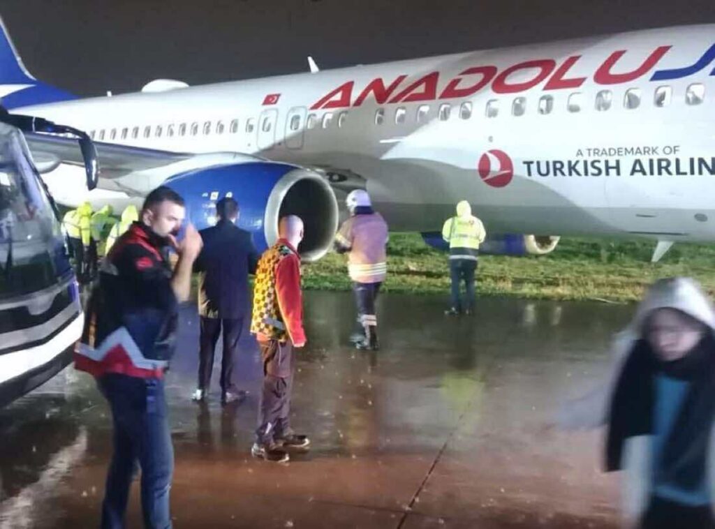 Incidenti, avioni i linjës Prishtinë- Stamboll del nga pista