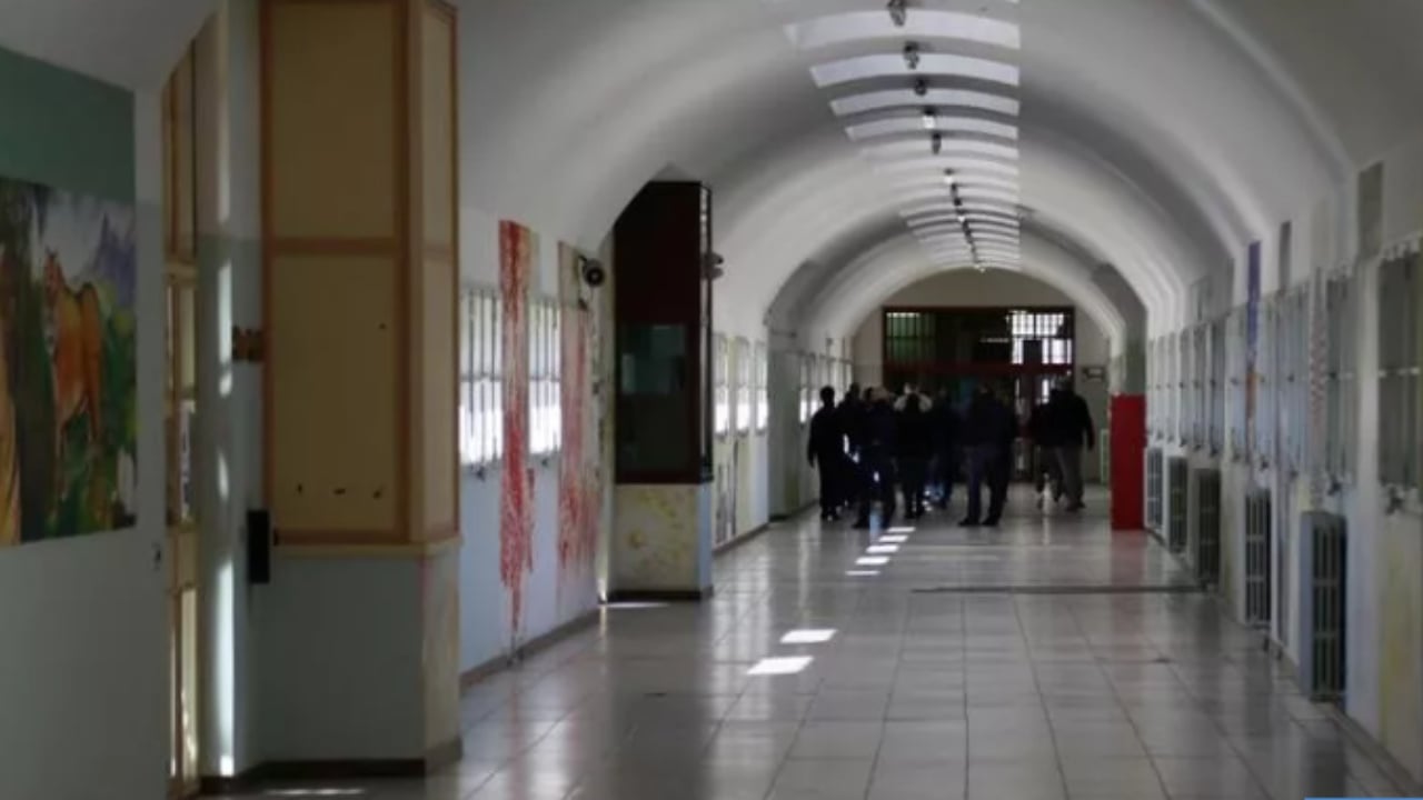 Ishte dënuar deri në 2048-ën për disa vepra kriminale/ Shqiptari e bën sërish, arratiset në mënyrë spektakolare, këtë herë nga burgu i Milanos