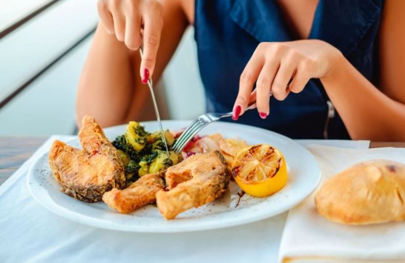 Ja koha ideale e darkës në dimër për metabolizëm të shëndetshëm dhe energji gjatë natës