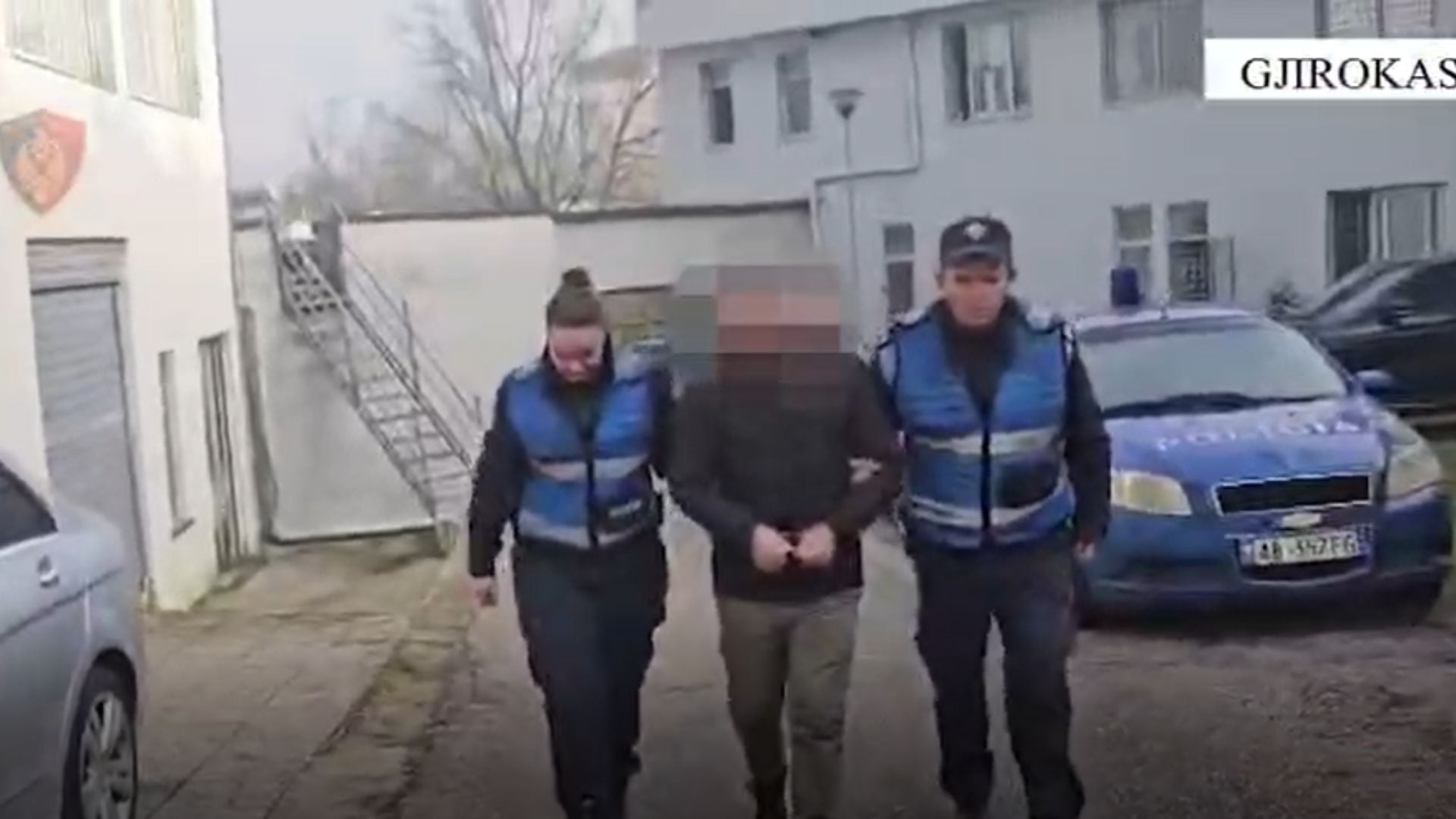 Jepnin me fajde para nga burime kriminale, arrestohen 3 persona në Gjirokastër, shpallet në kërkim një tjetër