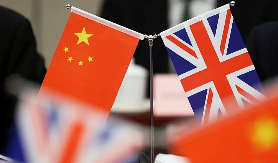 Kina kritikon Mbretërinë e Bashkuar për shtyrjen përsëri të vendimit për megaambasadën e re masive në Londër