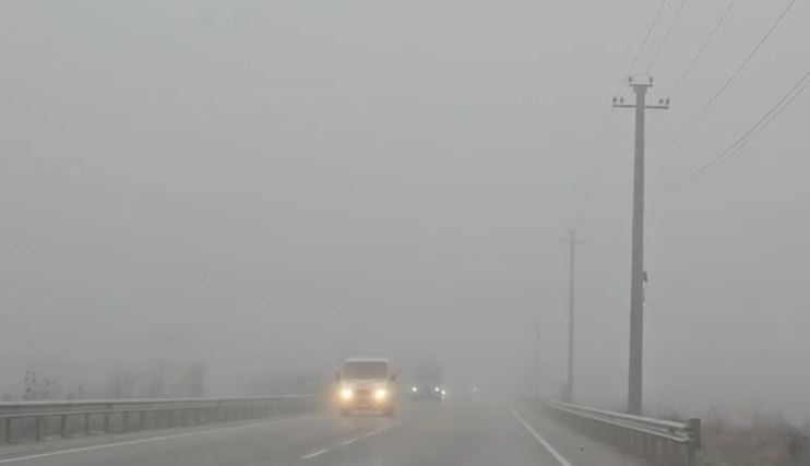 Korça zgjohet në -4°C/ Mjegulla ‘paralizon’ fushëpamjen në rrugët kryesore