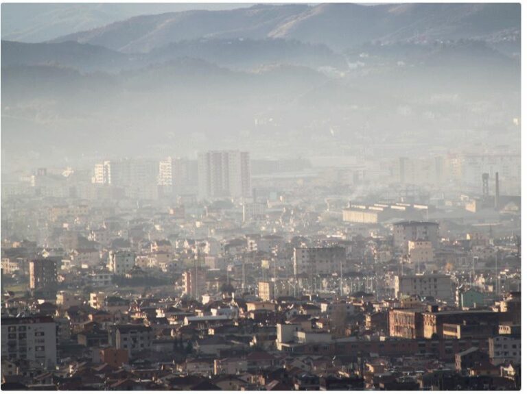 Kush janë qytetet më të ndotura në Shqipëri?! Listës i bashkohet edhe Shkodra, Korça…
