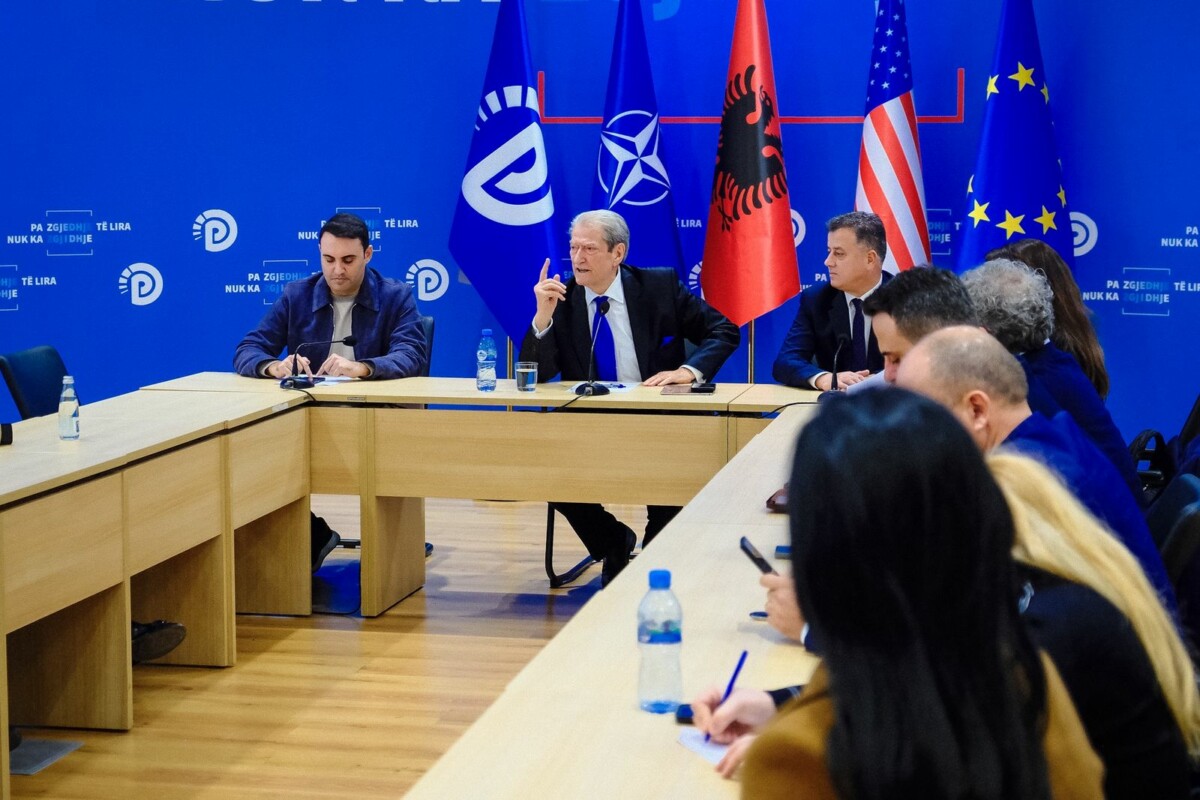 “Lubia si ministre ka administroi 12 miliardë euro”/ Berisha: Mbi 10 miliardë janë zhdukur ‘pa nam e pa nishan’