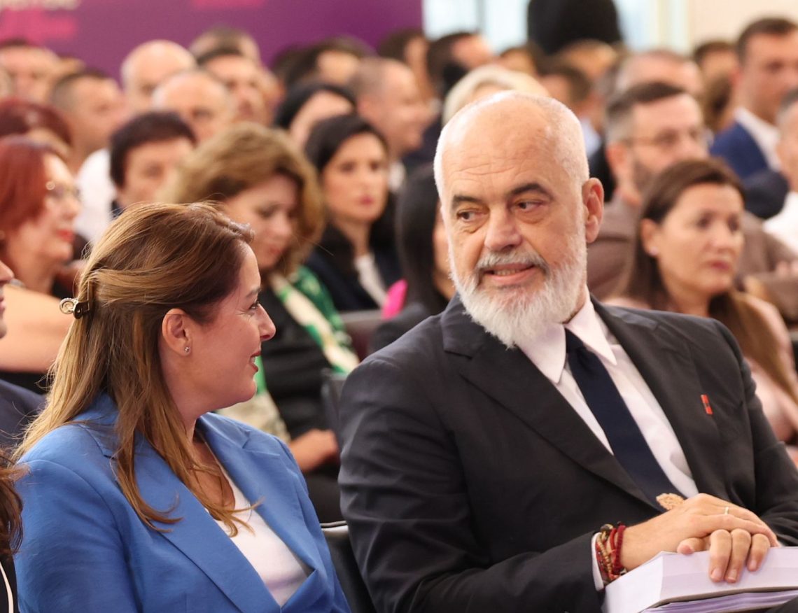 Manastirliu uzurpon postin e Erion Veliajt, ja si deputetja e PS po drejton “de facto” Bashkinë e Tiranës, si po…