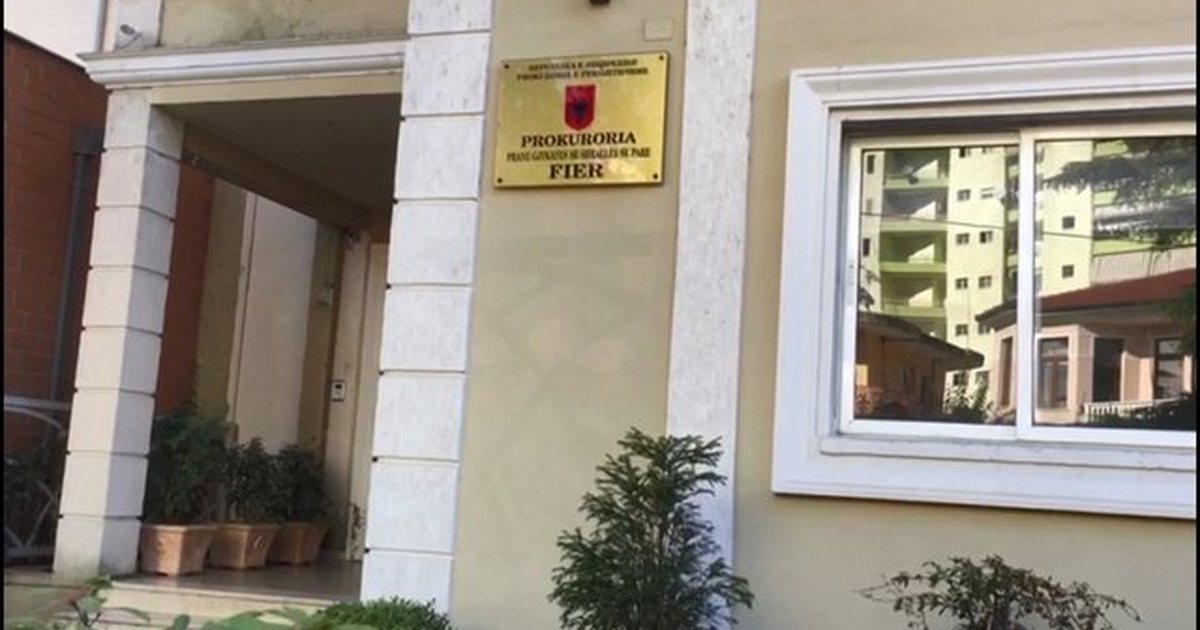 Mashtronte dhe zhvaste klientët, Prokuroria Fier dërgon në gjyq avokaten (EMRIN)