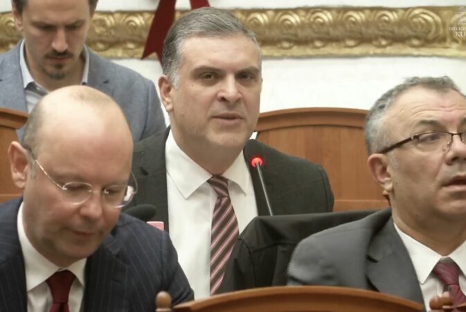 “Me Avokatin e Popullit po zbatoni agjendën…”/ Blushi: Për të shkatërruar shtetin, keni kapur të gjitha pushtetetet