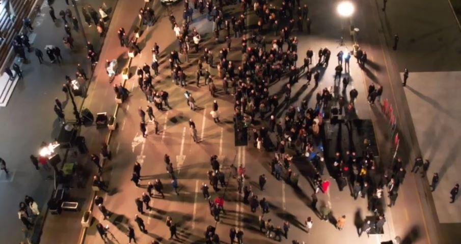 Më shumë se 1 orë tubim/ Përfundon “Foltorja 2”, protestuesit e opozitës largohen nga sheshi pranë kryeministrisë
