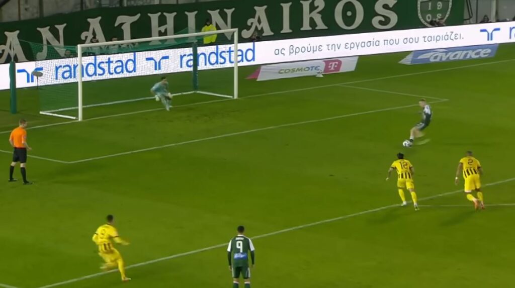 Moment i artë për Strakoshën në Greqi, pret penalltinë në derbin me pesë gola (VIDEO)