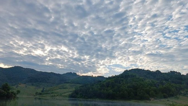 Mot i paqëndrueshëm sot, kthjellime, vranësira dhe reshje shiu