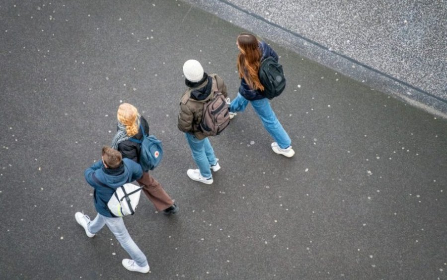 Në 13 vite rinia u tkurr me 45%! Emigrimi shihet si zgjidhje, shkak papunësia e lartë