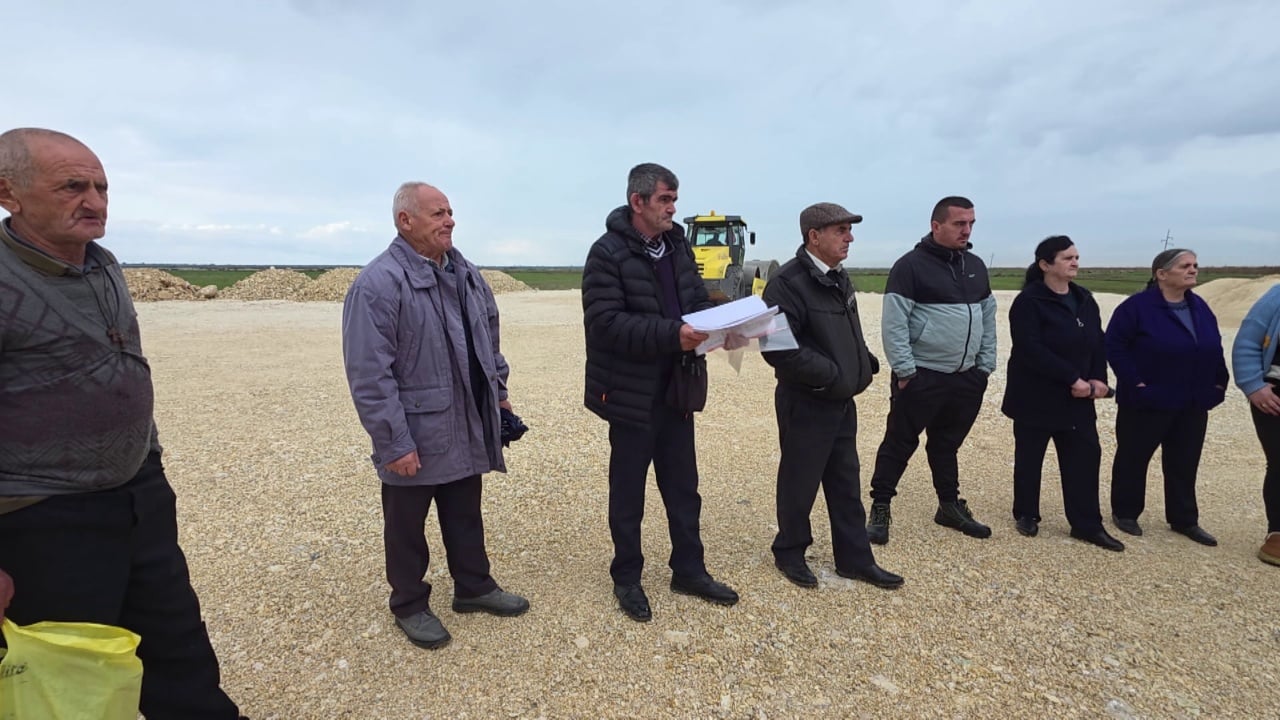 “Në polici për grabitjen e tokës”, banorët e Boçovës bëjnë kallëzim kolektiv kundër kompanisë së ndërtimit