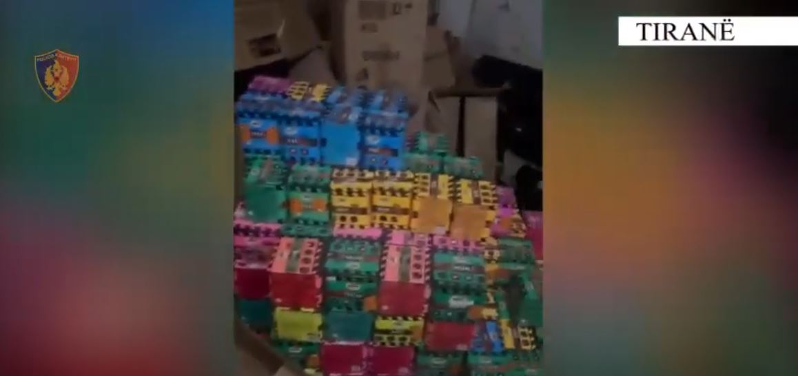 Në prag të festave të fundvitit/ Sekuestrohen qindra fishekzjarrë në Tiranë! Zbulohet magazina, në pranga pronari