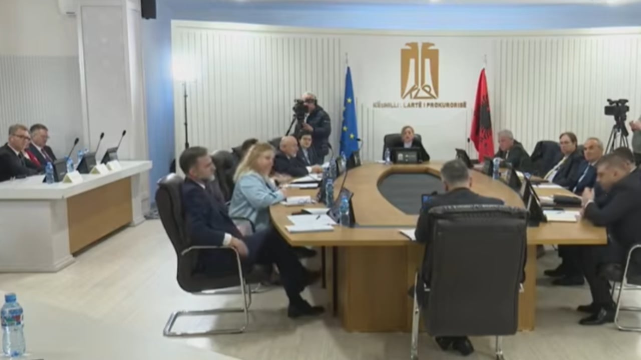 “Nëse të votoj sot dhe vij në zyrën tënde për çështje personale…”/ Xholi anëtares së KLP: Do të sajdisja me ndonjë kafe, SPAK i bën kafet e mira