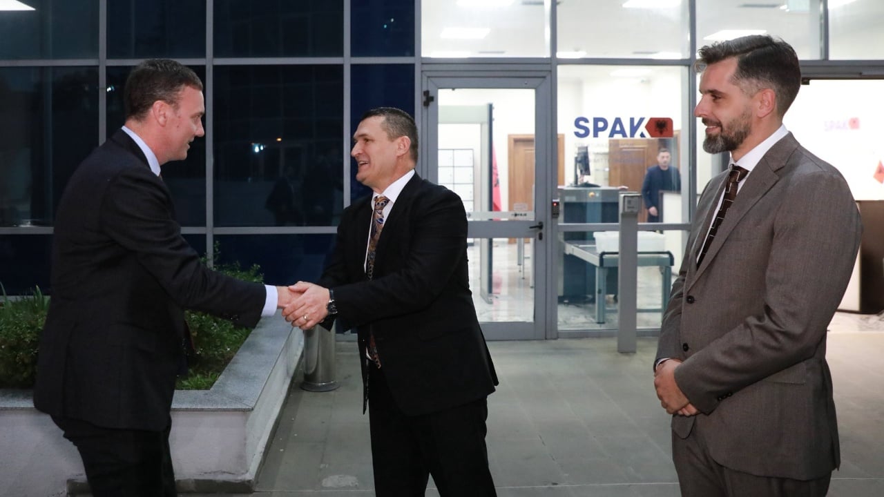 Nesër zgjidhet kreu i ri i SPAK, ambasada amerikane: Dumani vendosi standard për bashkëpunim të fortë kundër krimit, shpresojmë që edhe pasardhësi…