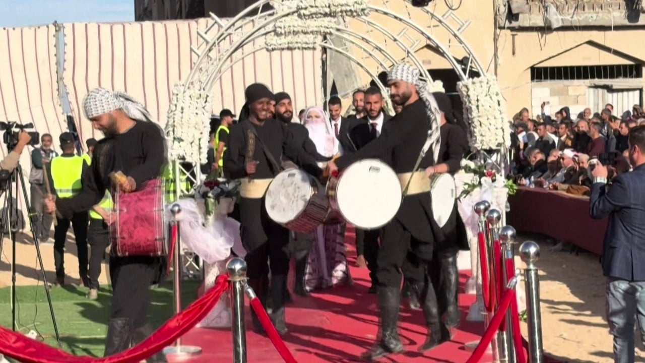 Ngjarje e rrallë pas 2 viteve luftë dhe mijëra të vrarëve, martohen 54 çifte në Gaza