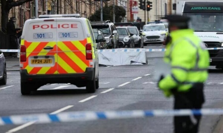 Ngjarje misterioze në Glasgow/ 1 i vdekur dhe 3 të plagosur gjenden në një apartament
