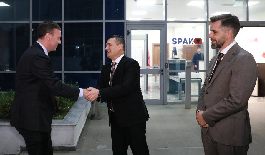 Një ditë para zgjedhjes së kreut të ri, zyrtari i DASH vizitë në SPAK