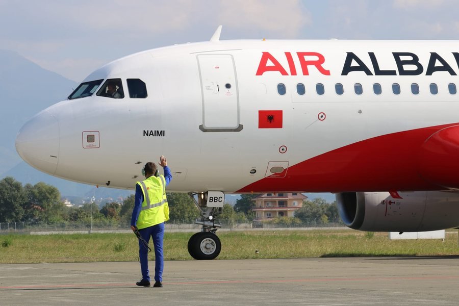 Një mashtrim qeveritar/ Air Albania shet bileta me licencë të pezulluar