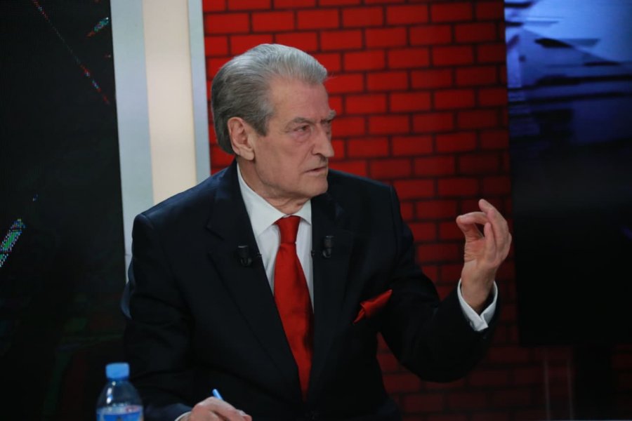 Non grata u sponsorizua nga Soros dhe diplomatë të korruptuar’/ Berisha: Personi që e firmosi është sot vetë non grata brenda SHBA-ve