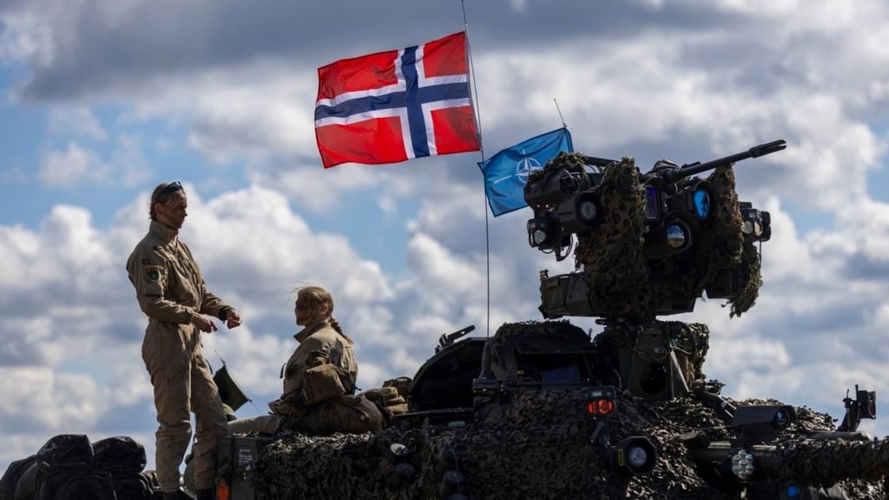 Norvegjia po riarmatoset, blen dy nëndetëse dhe raketa me rreze të gjatë veprimi
