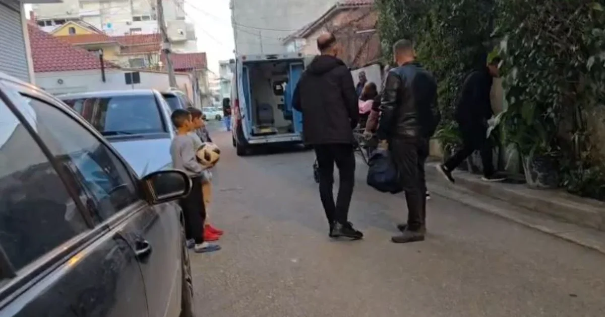 Nuk ishte parë prej dy ditësh, gjendet i pajetë 65-vjeçari në banesën e tij në Durrës (Detajet e para)