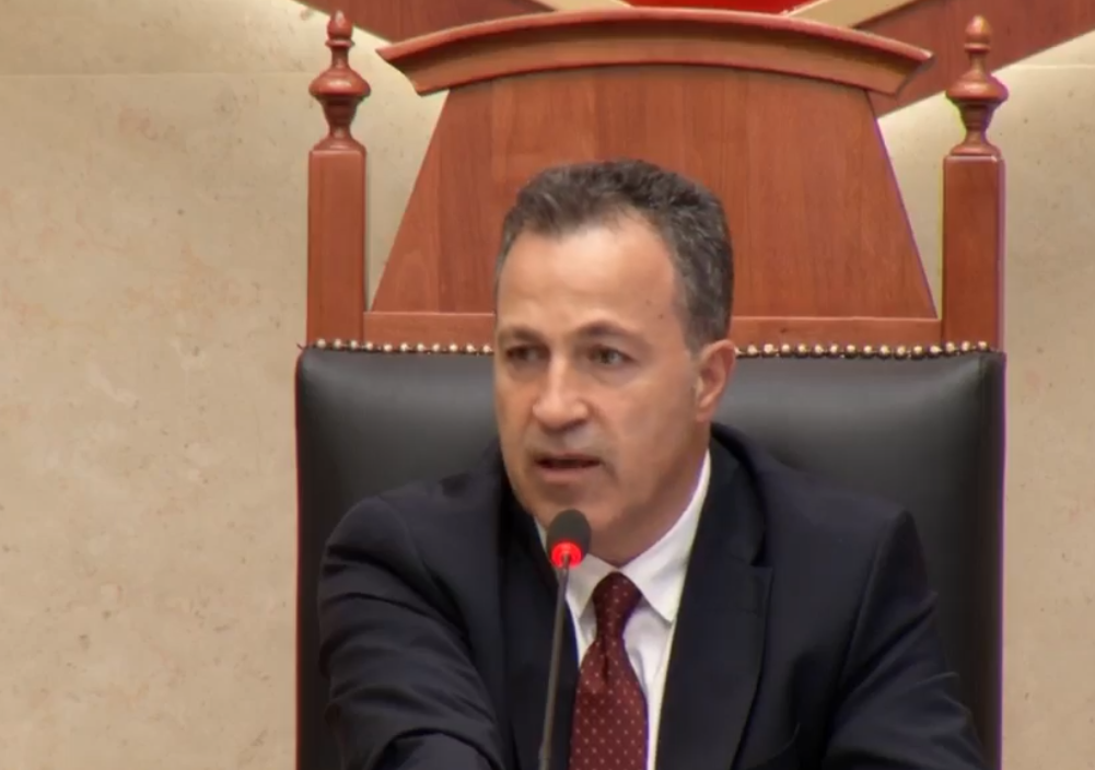 Opozita kërkon zgjatjen e seancës, Peleshi: Do të diskutojmë 5 orë!