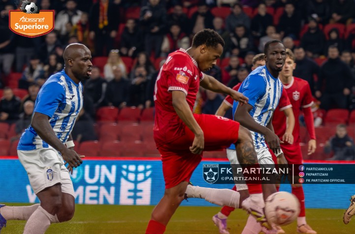 Partizani fiton derbin dhe i afrohet “Final Four”, Tirana në rënie të lirë (video)
