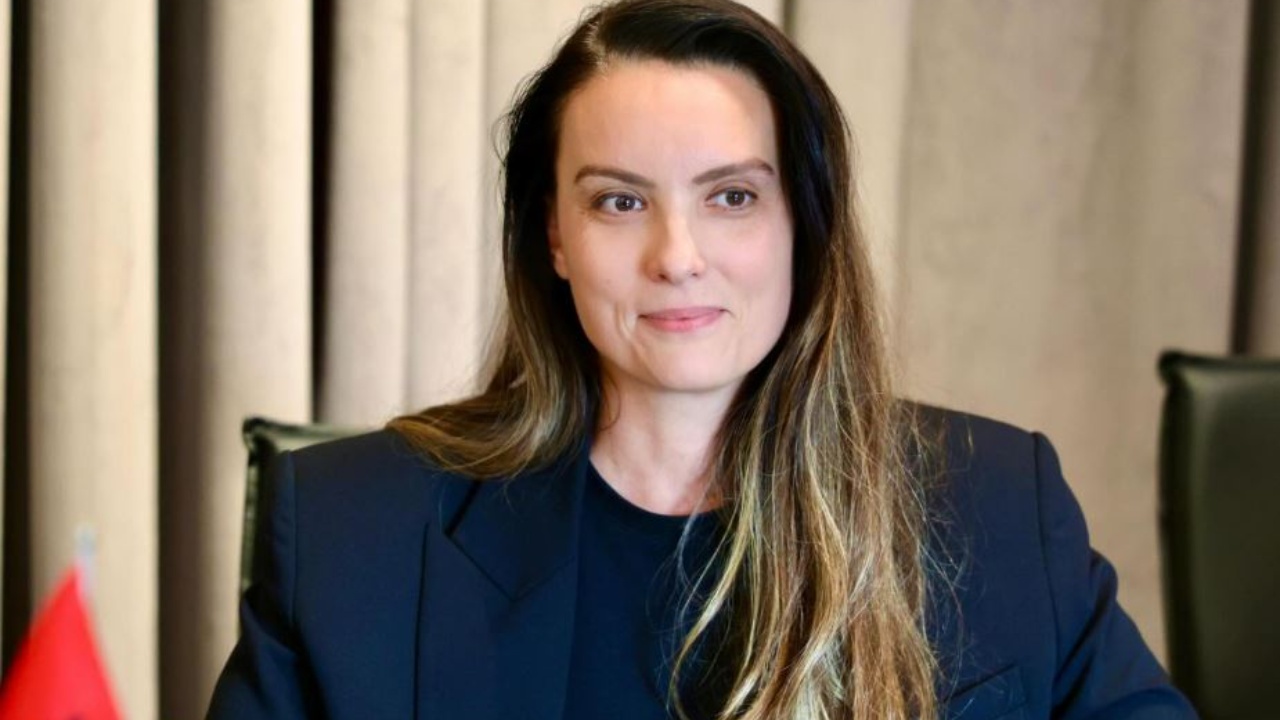 Pedagogia e Fakultetit të Gjuhëve të Huaja merr detyrën e zv/ministres së Turizmit, Kulturës dhe Sportit