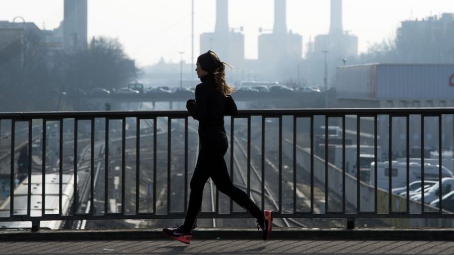 Përfitimet shëndetësore nga stërvitjet në natyrë, ‘zvogëlohen’ nga ndotja e ajrit