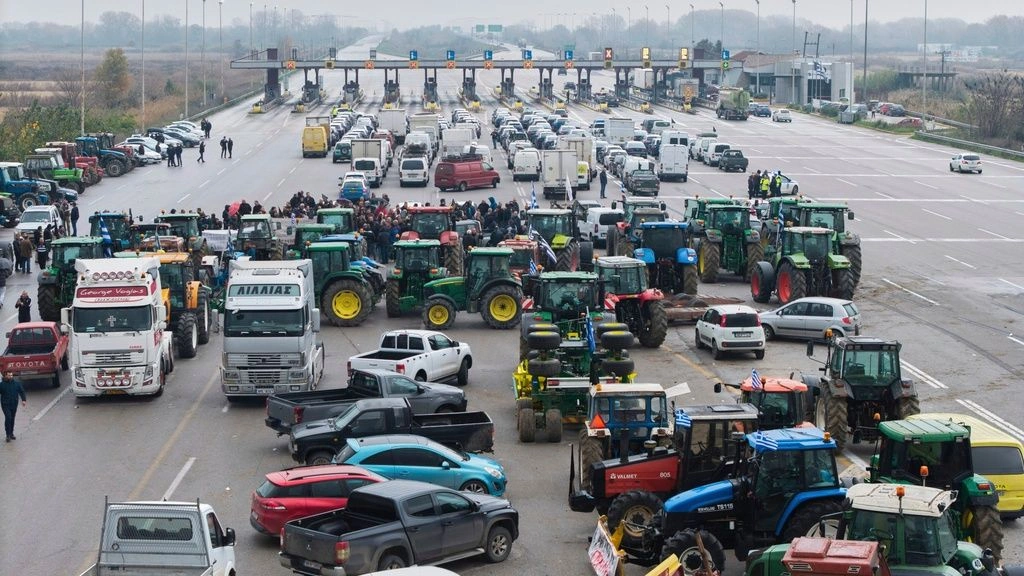 Përshkallëzim i protestave në Greqi: Thirrje për mobilizim dhe bllokada të reja