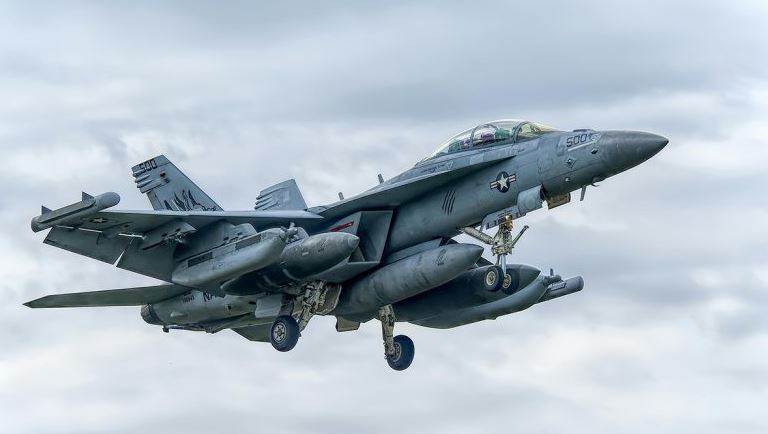 Përshkallëzohen më shumë tensionet në Karaibe, avionët luftarakë amerikanë fluturojnë mbi Venezuelë