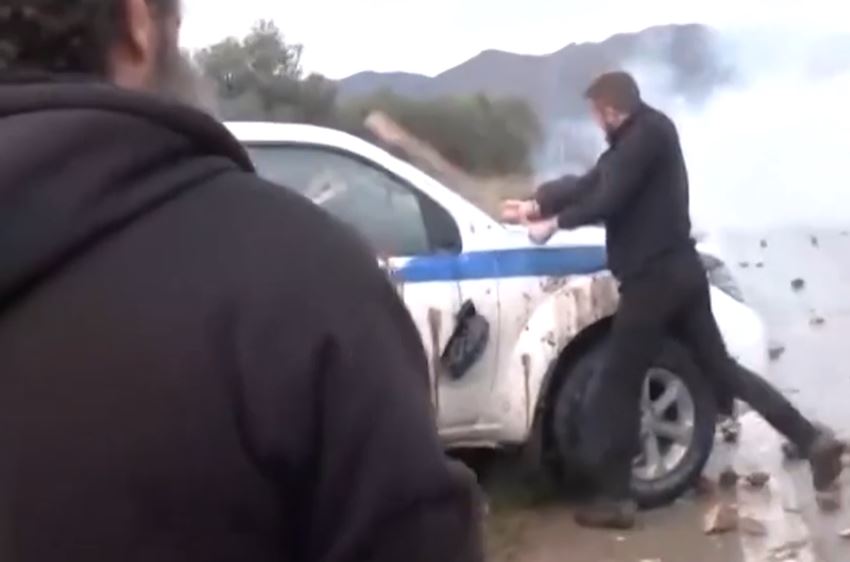 Përshkallëzohen protestat e fermerëve në Greqi/ Përplasje me policinë, bllokohet aeroporti në Heraklion, gaz…