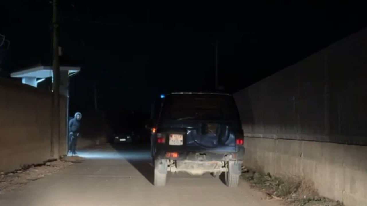 Plagosja me armë në Mamurras për xhirimin e gomave, zbardhen detajet, 50-vjeçari sapo ishte kthyer nga Anglia