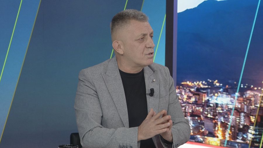 “Po ta kapësh puzellin-in nuk shkon në realitet”/ Reagon gazetari: Berisha të japë llogari pse i mashtroi demokratët