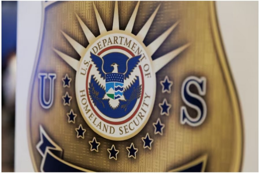 Profesori i Harvardit arrestohet nga agjentët e emigracionit në SHBA pasi qëlloi me armë zjarri pranë sinagogës