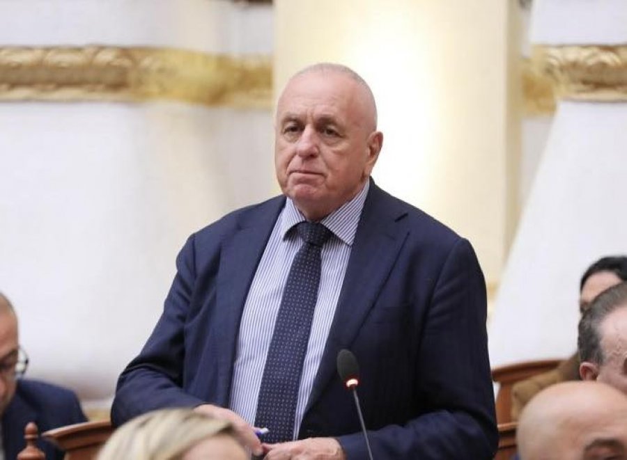 ‘Projekt tinzar i Ramës’, Shehu: Qeveria po shkatërron spitalin e Përmetit për qendra refugjatësh