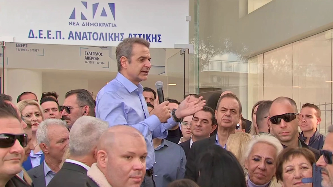 Protesta masive të fermerëve detyrojnë kryeministrin grek të ulet për bisedime/ Mitsotakis: Jam gati për dialog