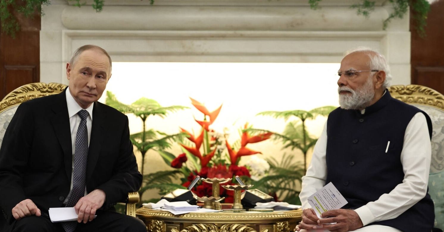 Putin dhe Modi bisedojnë për tregtinë dhe paqen në takimin në Nju Delhi