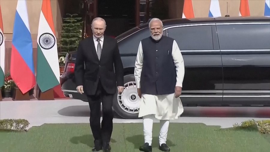 Putin premton furnizime të pandërprera me naftë për Indinë