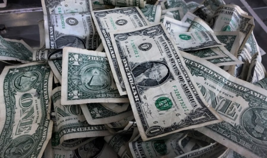 Raporti: Një elitë e vogël kontrollon pjesën më të madhe të pasurisë dhe pushtetit global