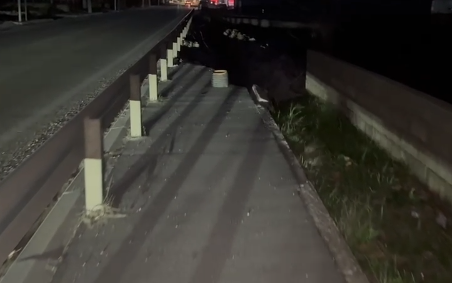 Rrëshqitje dhe dëmtime në aksin Pogradec–Qafë Plloçë, rrezikohet siguria në zonën e Gështenjasit