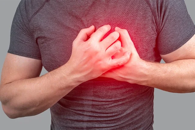 “Rriten rastet e arresteve kardiake”/ Zemra po “lë” edhe të rinjtë, mjekët apelojnë kujdes: Mos neglizhoni kontrollet