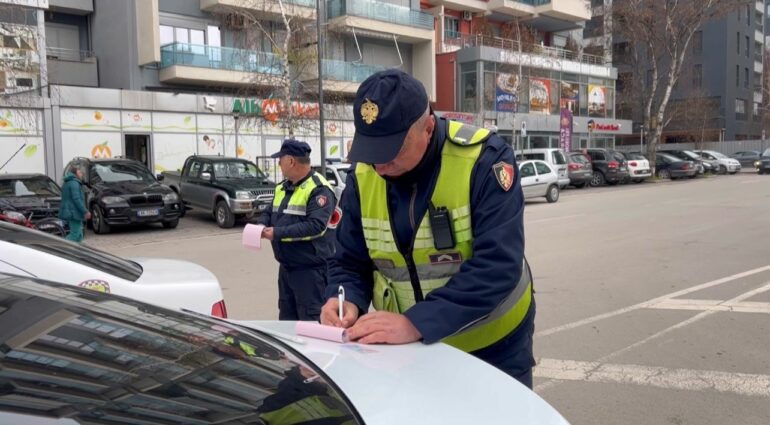 Rrugorja bën ‘namin’ në Tiranë/ Ja sa gjoba janë vendosur në 48 orët e fundit